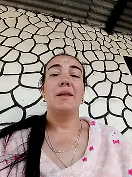 Snapshot of skayhot_ chatting on 12/28/24, 02:42 skayhot online show from 12/28/24, 02:42