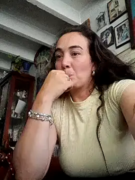 Snapshot of skayhot_ chatting on 01/13/25, 04:41 skayhot online show from 01/13/25, 04:41