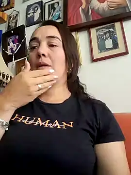 Snapshot of skayhot_ chatting on 01/15/25, 04:43 skayhot online show from 01/15/25, 04:43