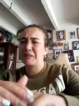 Snapshot of skayhot_ chatting on 01/18/25, 05:15 skayhot online show from 01/18/25, 05:15