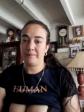 Snapshot of skayhot_ chatting on 01/21/25, 01:54 skayhot online show from 01/21/25, 01:54