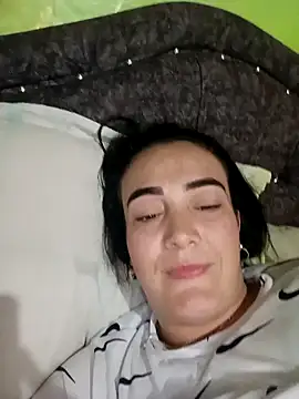 Snapshot of skayhot_ chatting on 01/23/25, 10:22 skayhot online show from 01/23/25, 10:22