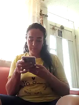 Snapshot of skayhot_ chatting on 01/25/25, 01:41 skayhot online show from 01/25/25, 01:41