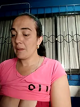 Snapshot of skayhot_ chatting on 02/07/25, 11:24 skayhot online show from 02/07/25, 11:24