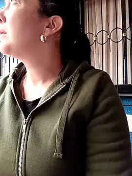 Snapshot of skayhot_ chatting on 02/10/25, 01:01 skayhot online show from 02/10/25, 01:01