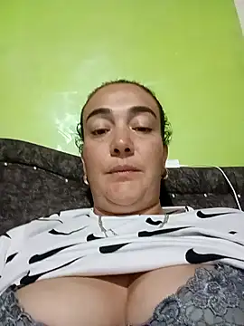 Snapshot of skayhot_ chatting on 02/11/25, 09:35 skayhot online show from 02/11/25, 09:35