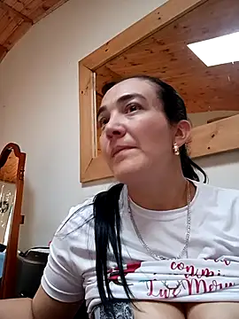 Snapshot of skayhot_ chatting on 02/15/25, 07:28 skayhot online show from 02/15/25, 07:28