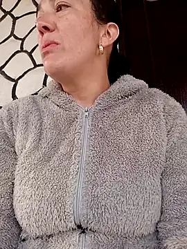 Snapshot of skayhot_ chatting on 02/16/25, 11:49 skayhot online show from 02/16/25, 11:49