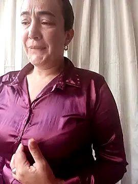 Snapshot of skayhot_ chatting on 02/19/25, 01:06 skayhot online show from 02/19/25, 01:06