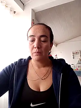 Snapshot of skayhot_ chatting on 03/07/25, 01:51 skayhot online show from 03/07/25, 01:51