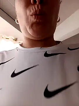 Snapshot of skayhot_ chatting on 03/13/25, 01:29 skayhot online show from 03/13/25, 01:29