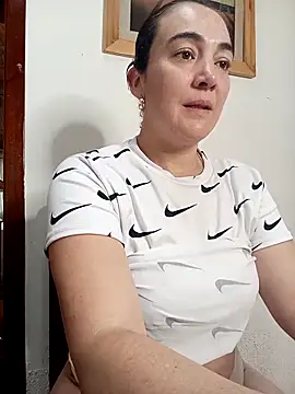 Snapshot of skayhot_ chatting on 03/19/25, 01:40 skayhot online show from 03/19/25, 01:40