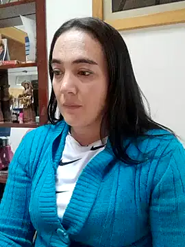 Snapshot of skayhot_ chatting on 09/15/25, 01:00 skayhot online show from 09/15/25, 01:00