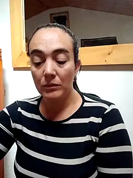 Snapshot of skayhot_ chatting on 09/17/25, 01:46 skayhot online show from 09/17/25, 01:46