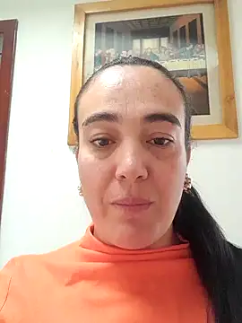 Snapshot of skayhot_ chatting on 09/27/25, 02:33 skayhot online show from 09/27/25, 02:33