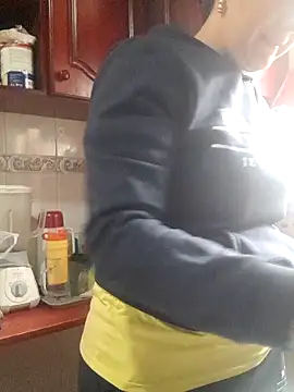 Snapshot of skayhot_ chatting on 10/02/25, 12:56 skayhot online show from 10/02/25, 12:56