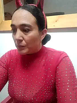 Snapshot of skayhot_ chatting on 10/21/25, 01:45 skayhot online show from 10/21/25, 01:45