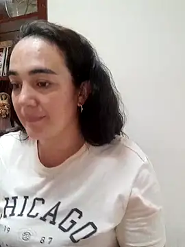 Snapshot of skayhot_ chatting on 10/31/25, 02:18 skayhot online show from 10/31/25, 02:18