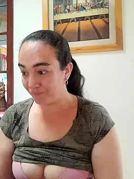 Snapshot of skayhot_ chatting on 11/15/25, 01:29 skayhot online show from 11/15/25, 01:29