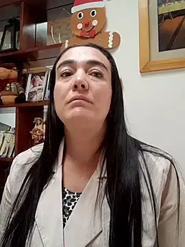 Snapshot of skayhot_ chatting on 11/20/25, 01:00 skayhot online show from 11/20/25, 01:00