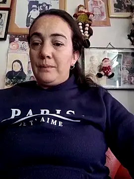 Snapshot of skayhot_ chatting on 12/18/25, 01:17 skayhot online show from 12/18/25, 01:17