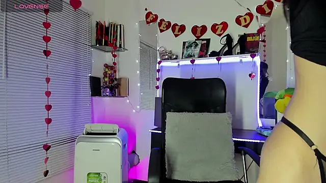 YUKIODAVIS online show from 02/21/25, 12:27