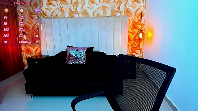 Snapshot of miichael_black chatting on 07/10/26, 03:03 miichael black online show from 07/10/26, 03:03