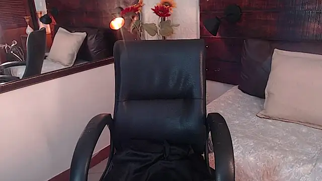 Snapshot of Celeste_sanz chatting on 02/01/25, 06:19 Celeste sanz online show from 02/01/25, 06:19