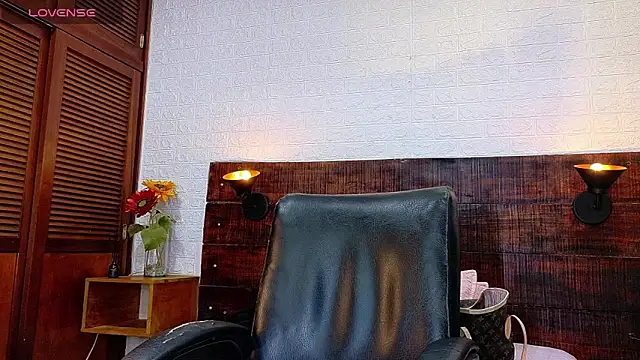 Snapshot of Celeste_sanz chatting on 10/08/25, 11:08 Celeste sanz online show from 10/08/25, 11:08