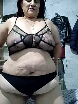 Snapshot of Edged_Hot69 chatting on 12/19/25, 02:07 Edged Hot69 online show from 12/19/25, 02:07