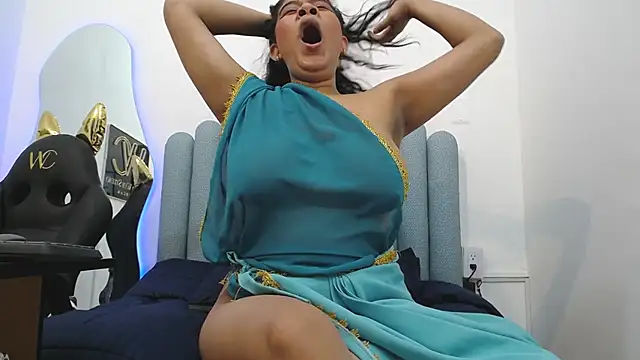 Snapshot of iniyalaboni chatting on 02/13/25, 03:56 iniyalaboni online show from 02/13/25, 03:56