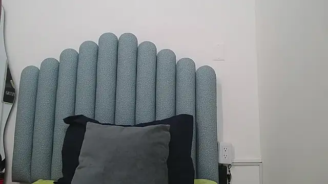 Snapshot of iniyalaboni chatting on 03/12/25, 12:26 iniyalaboni online show from 03/12/25, 12:26