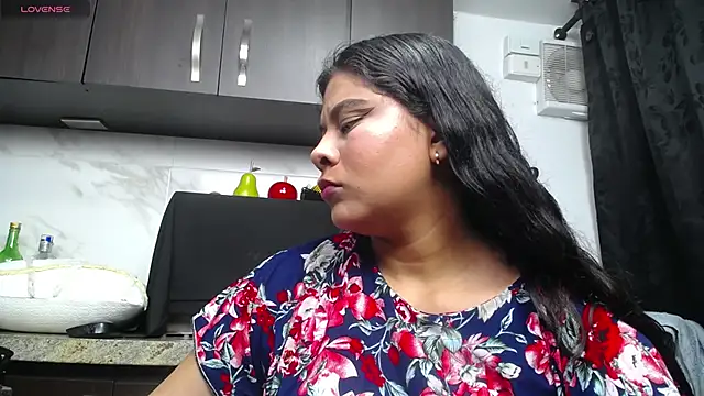 Snapshot of iniyalaboni chatting on 09/12/25, 08:09 iniyalaboni online show from 09/12/25, 08:09