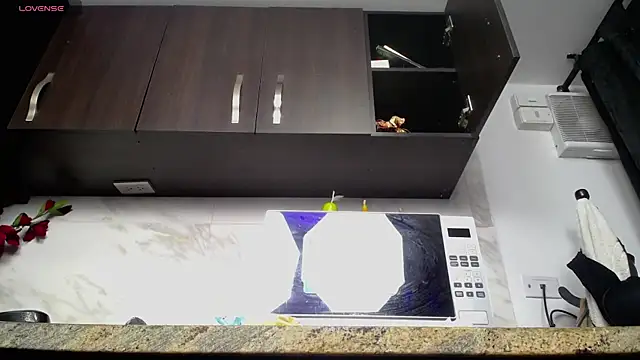 Snapshot of iniyalaboni chatting on 10/30/25, 08:20 iniyalaboni online show from 10/30/25, 08:20