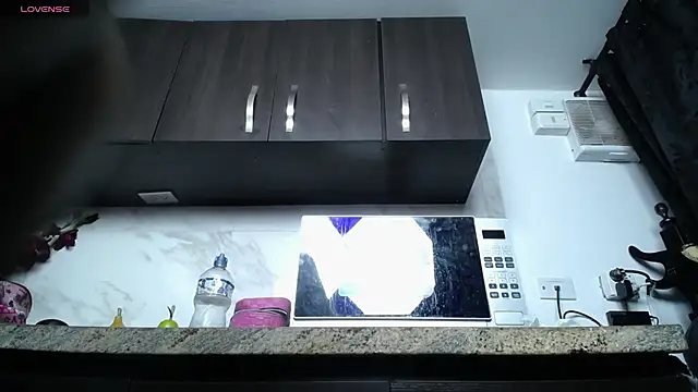 Snapshot of iniyalaboni chatting on 11/15/25, 08:27 iniyalaboni online show from 11/15/25, 08:27