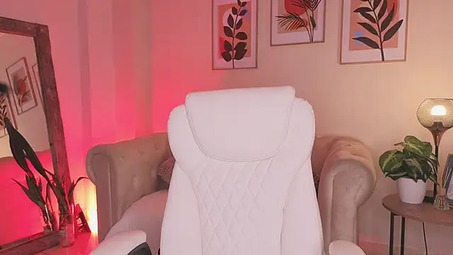 DahianaWalcott online show from 04/16/26, 09:39