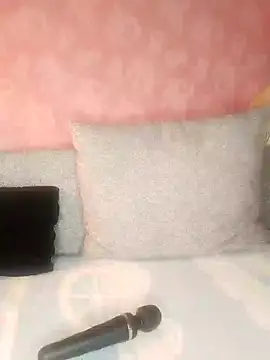 Snapshot of Cat_Sharisa chatting on 02/11/25, 02:57 Cat Sharisa online show from 02/11/25, 02:57