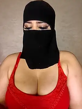 Snapshot of Cat_Sharisa chatting on 10/10/25, 05:01 Cat Sharisa online show from 10/10/25, 05:01