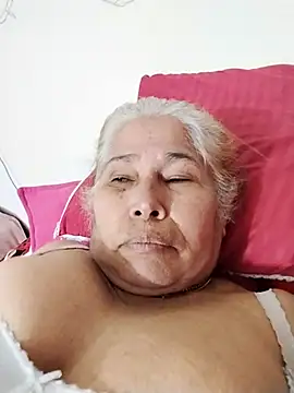 girl amada online show from 10/05/25, 10:51