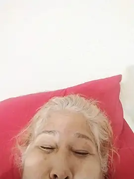 girl amada online show from 11/16/25, 09:31