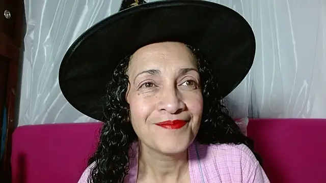 Tita Madurita online show from 10/31/25, 10:16