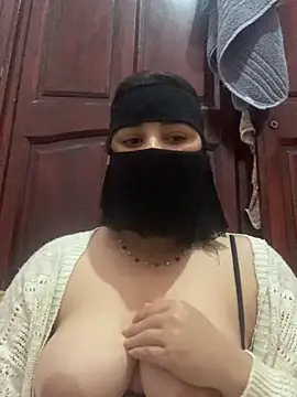 Snapshot of Miss-Soka chatting on 12/19/24, 08:02 Miss-Soka online show from 12/19/24, 08:02