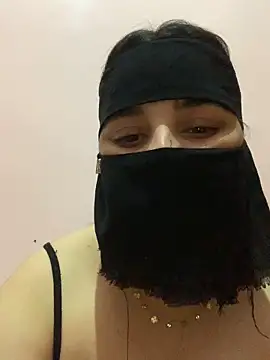 Snapshot of Miss-Soka chatting on 12/20/24, 06:35 Miss-Soka online show from 12/20/24, 06:35