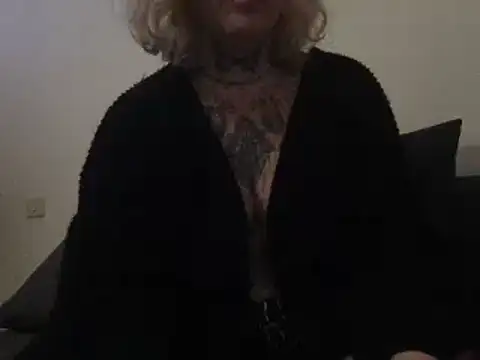 Snapshot of blondy40 chatting on 03/16/25, 11:14 blondy40 online show from 03/16/25, 11:14