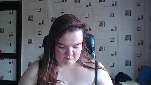 Snapshot of TasyaBigTTs chatting on 10/16/25, 12:06 TasyaBigTTs online show from 10/16/25, 12:06