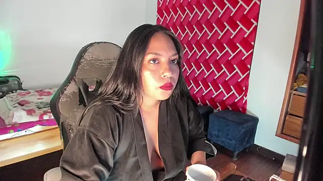 emiily15   online show from 05/27/26, 06:16