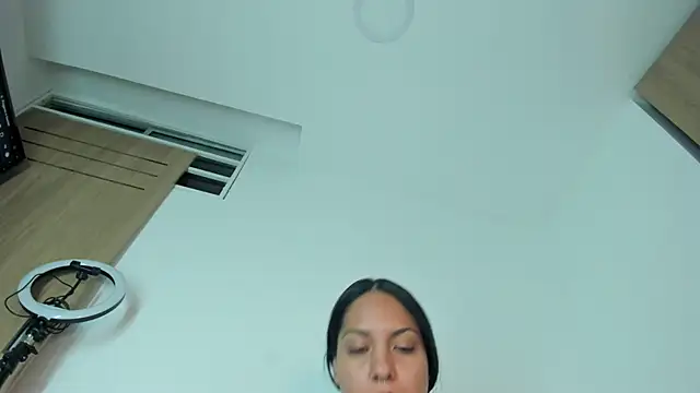 emiily15   online show from 07/16/26, 01:44