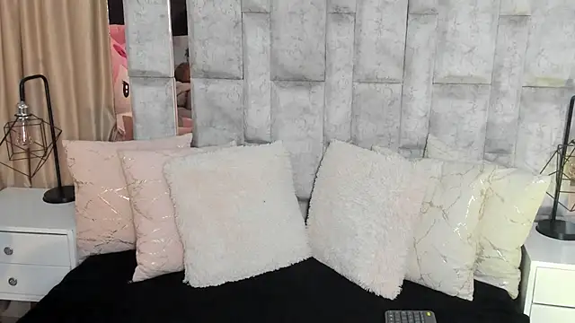 Snapshot of karol_noa chatting on 09/15/25, 11:21 karol noa online show from 09/15/25, 11:21