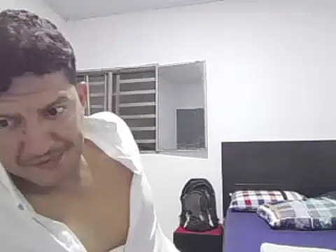 Snapshot of 2020dastan chatting on 12/17/24, 03:39 2020dastan online show from 12/17/24, 03:39