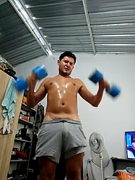 Snapshot of 2020dastan chatting on 10/17/25, 03:36 2020dastan online show from 10/17/25, 03:36